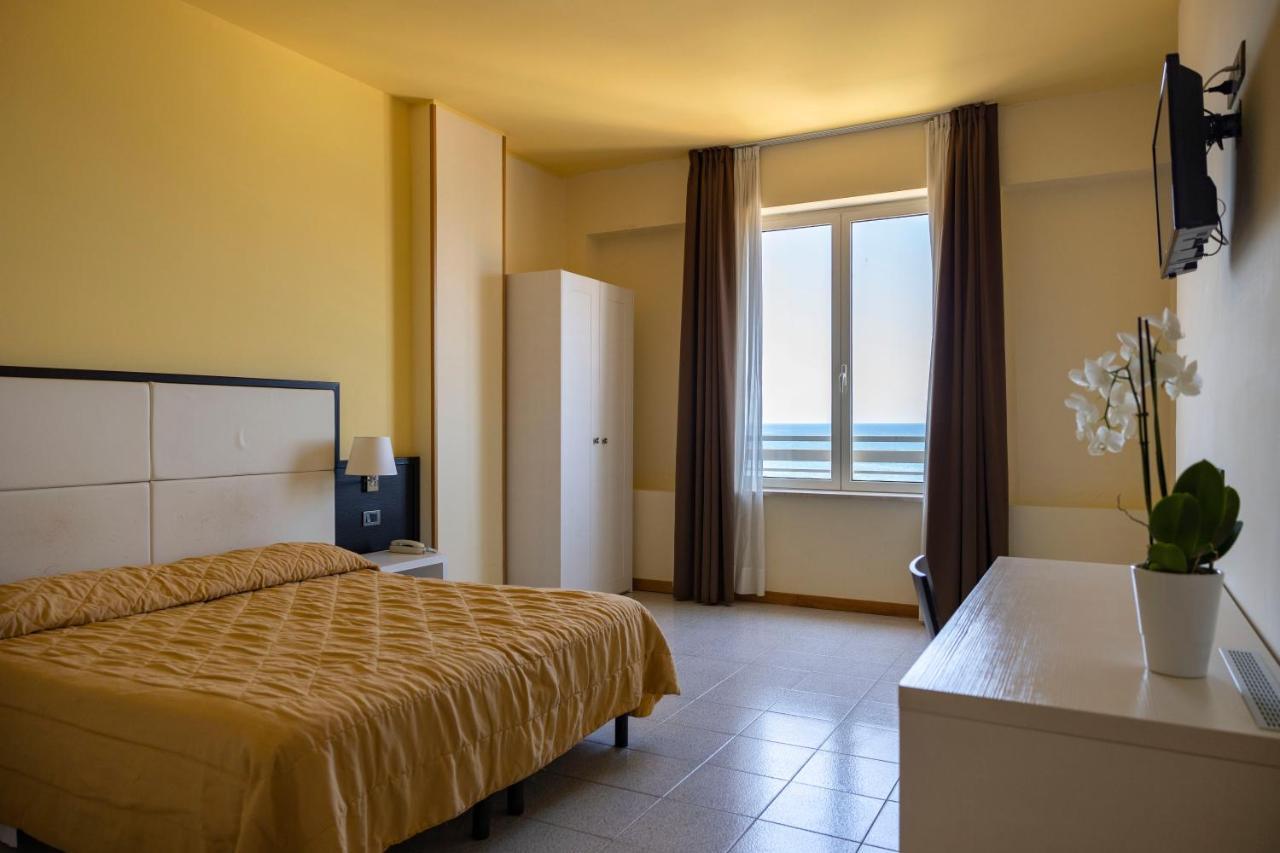 Hotel Villa Margherita Ladispoli Exterior photo