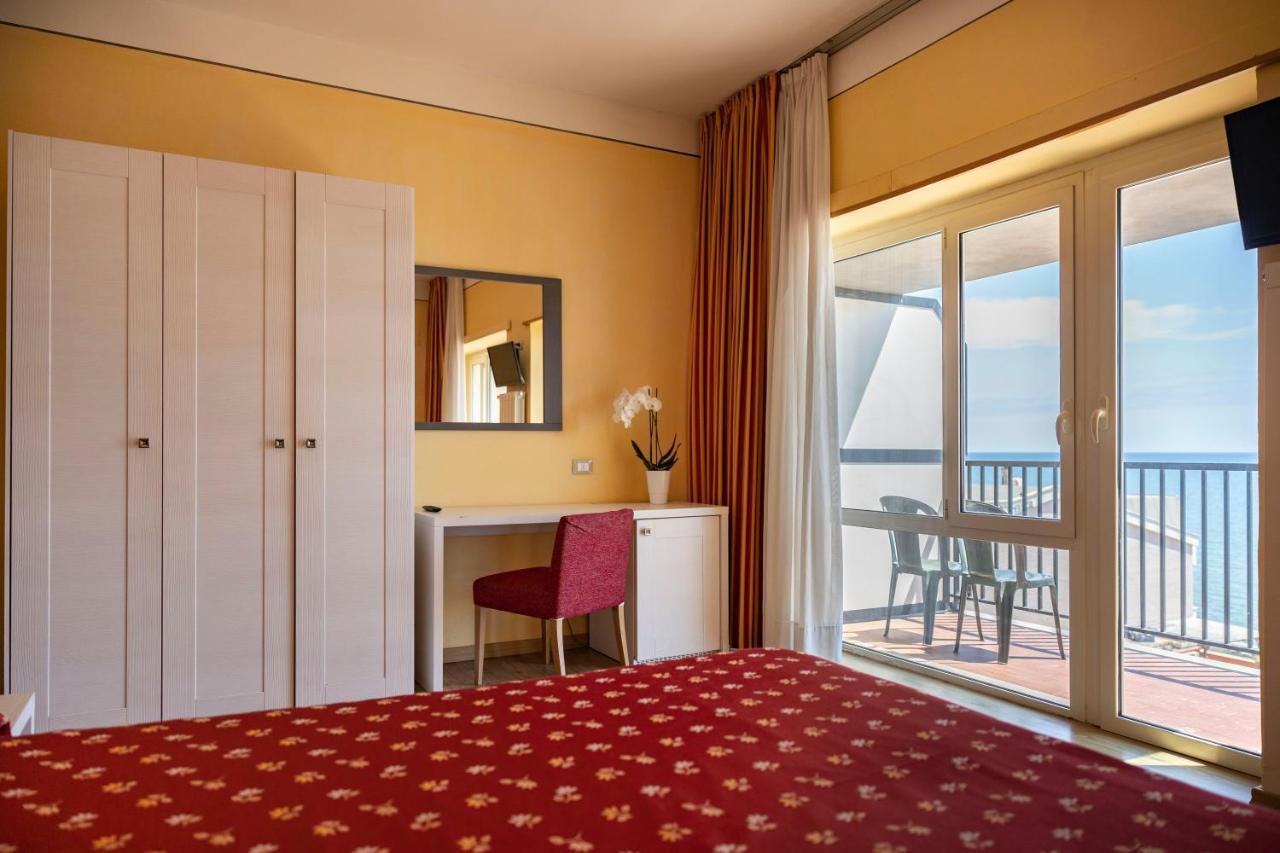 Hotel Villa Margherita Ladispoli Exterior photo