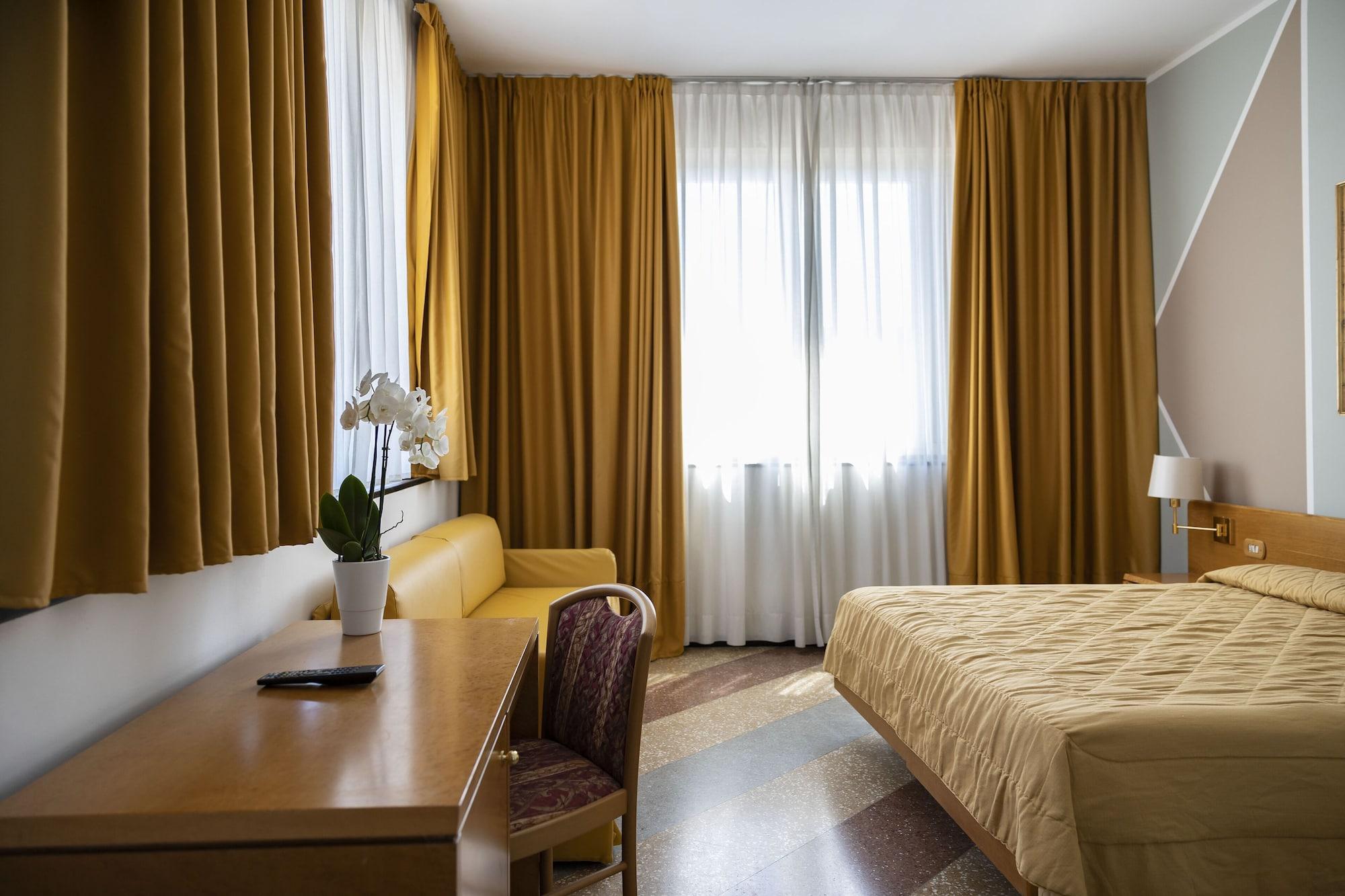 Hotel Villa Margherita Ladispoli Exterior photo